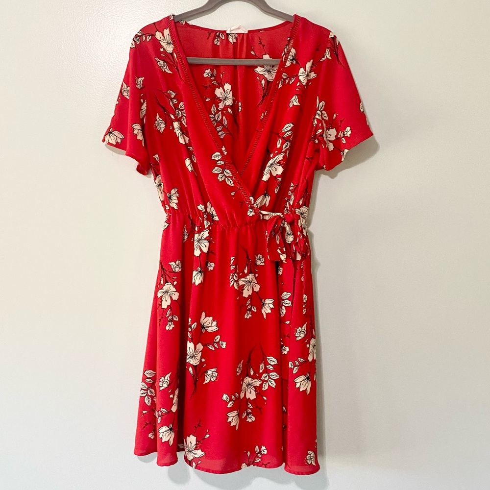 Red Floral Sienna Sky Mini Dress w/ Faux Wrap Tie Bow V-neckline Size Large